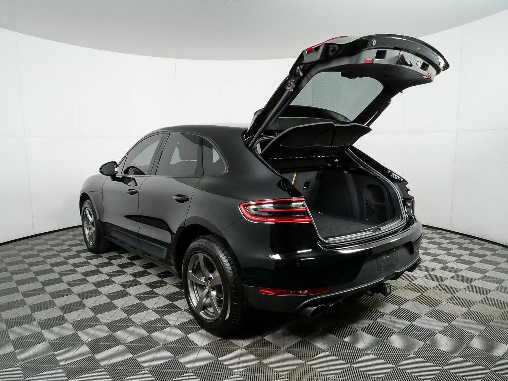 Used 2017 Porsche Macan AWD image 32