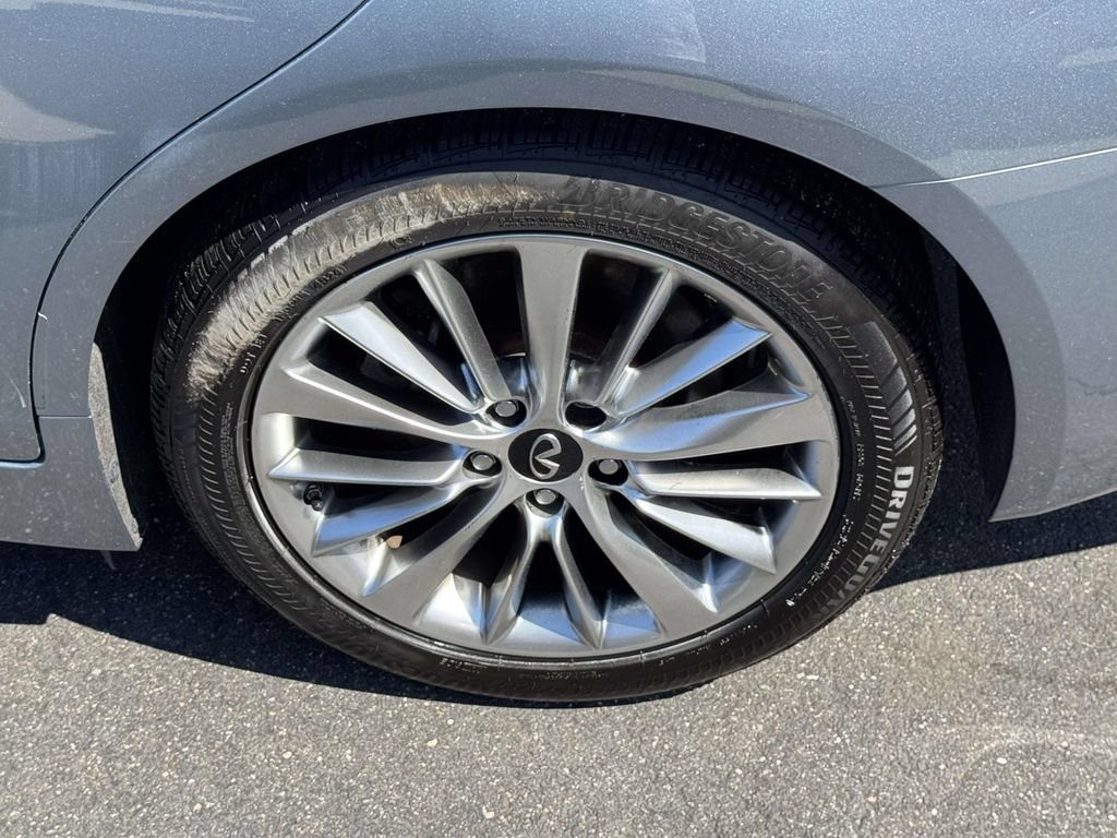 Used 2019 INFINITI Q50 Luxe w/ Essential Package (3.0T Luxe) AWD/4WD image 8