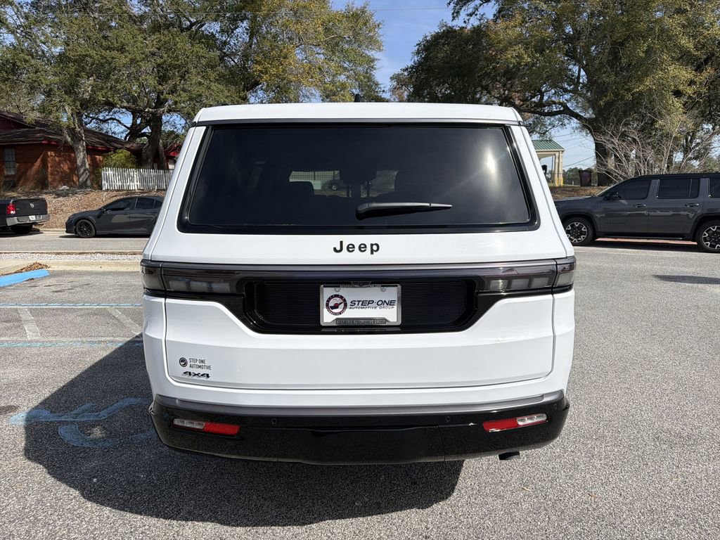 New 2026 Jeep Grand Wagoneer Limited w/ HD Trailer Tow Package image 6