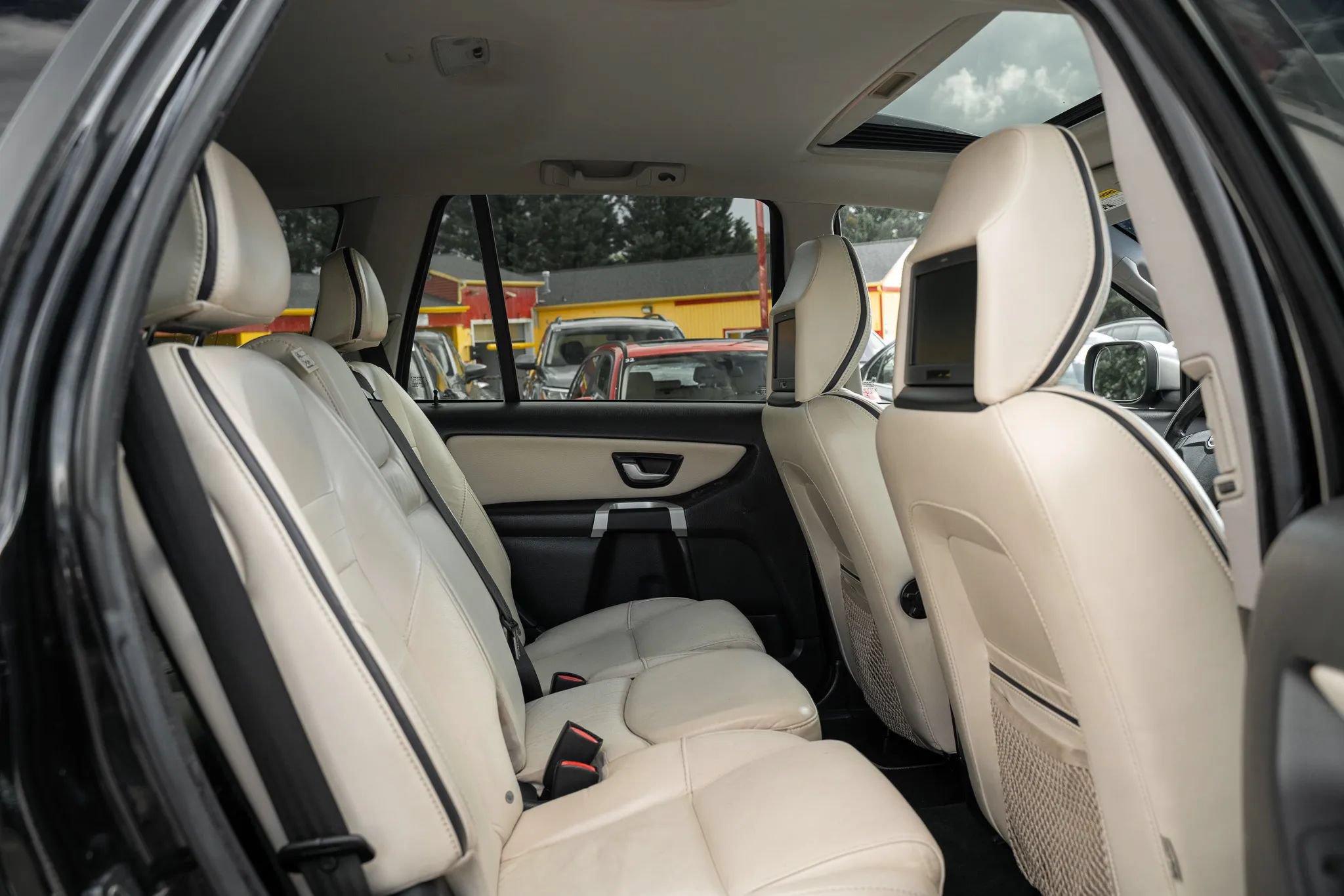 Used 2014 Volvo XC90 3.2 R-Design AWD/4WD image 11