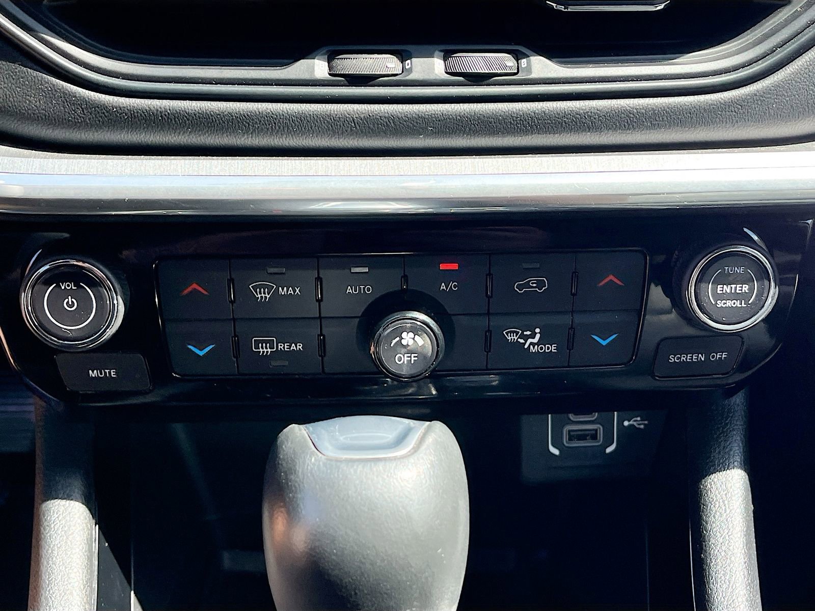 Used 2023 Jeep Compass High Altitude image 16