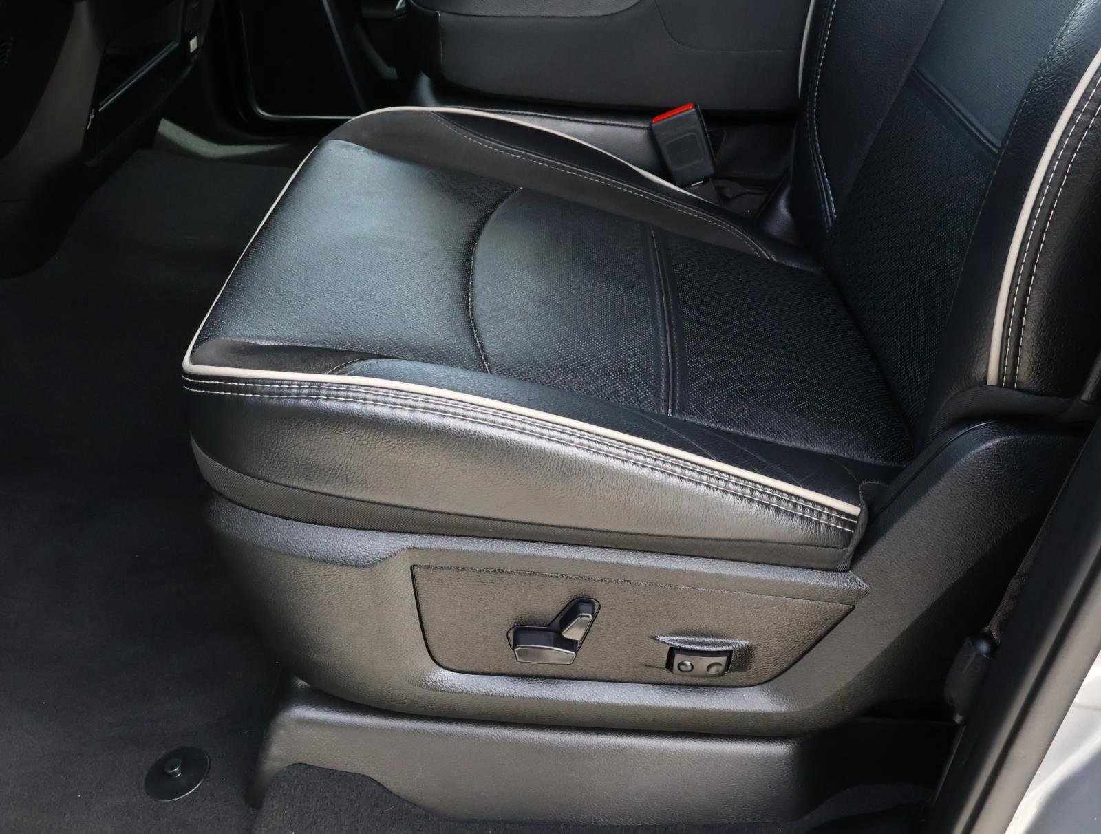 Used 2024 RAM 2500 Laramie image 15