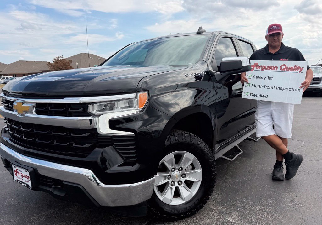Used 2023 Chevrolet Silverado 1500 LT AWD/4WD image 1