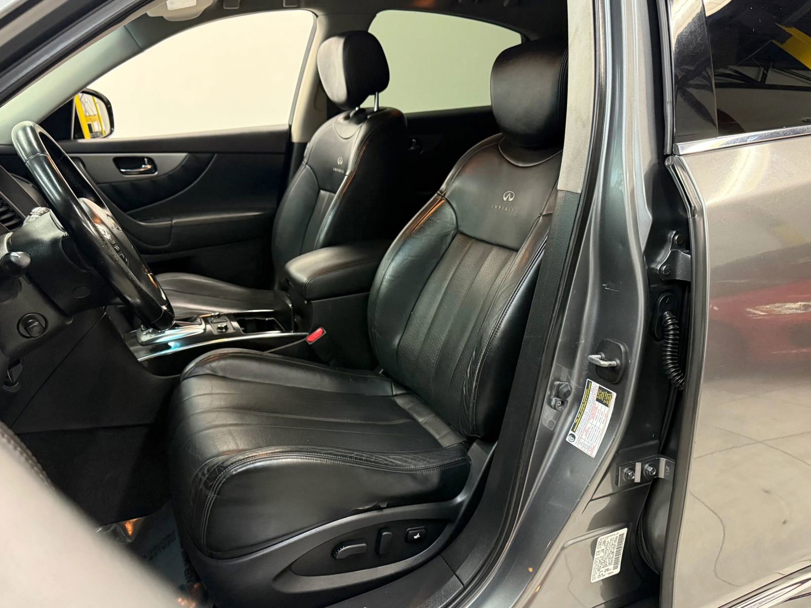 Used 2014 INFINITI QX70 3.7 w/ Premium Package image 19