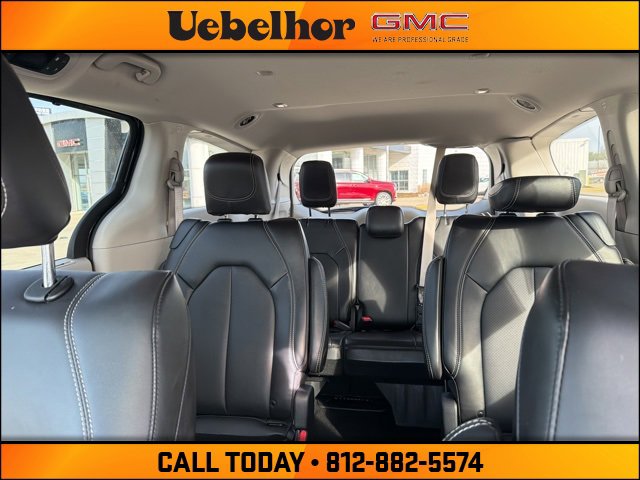 Used 2024 Chrysler Pacifica Touring-L image 24