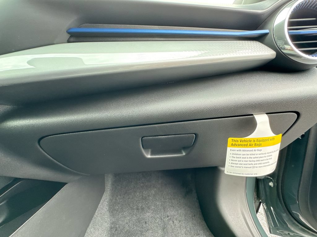 New 2026 Chevrolet Trax LT w/ LT Convenience Package FWD image 35