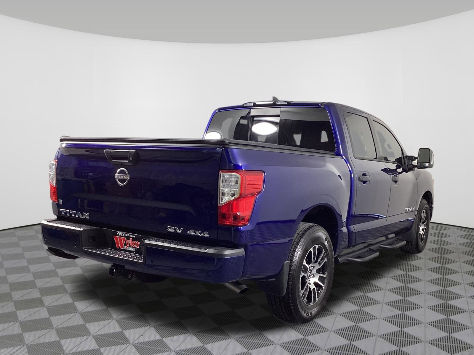 Used 2024 Nissan Titan SV w/ SV Convenience Package image 4