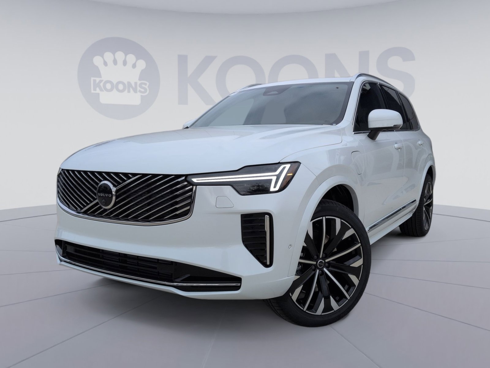 New 2026 Volvo XC90 T8 Plus w/ Protection Package Premier image 1