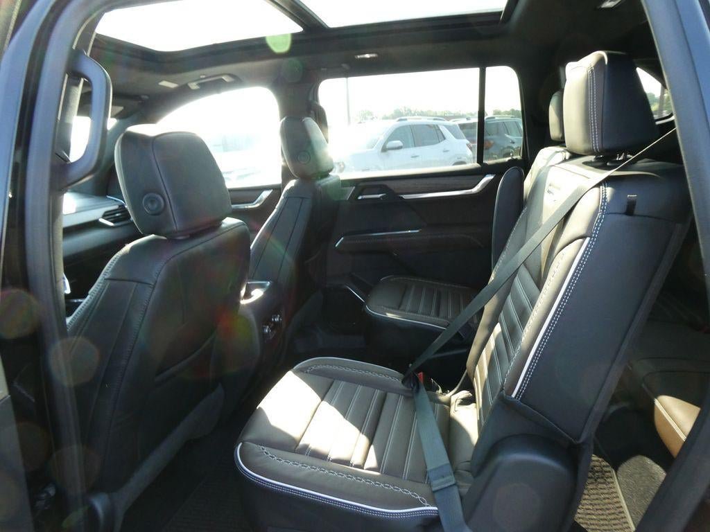 New 2026 GMC Acadia Denali Ultimate AWD/4WD image 13