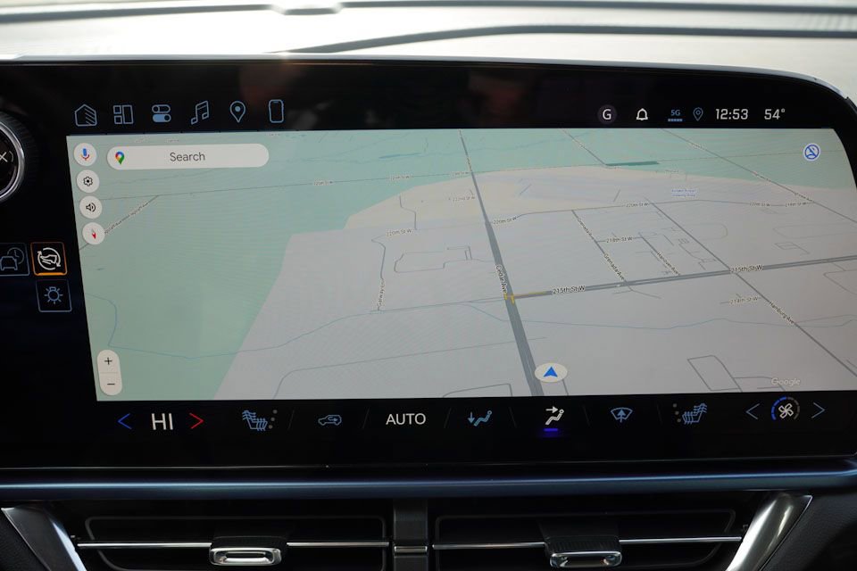 New 2026 Chevrolet Equinox EV LT AWD/4WD image 13