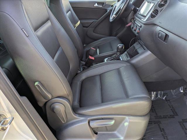 Used 2014 Volkswagen Tiguan SE image 18