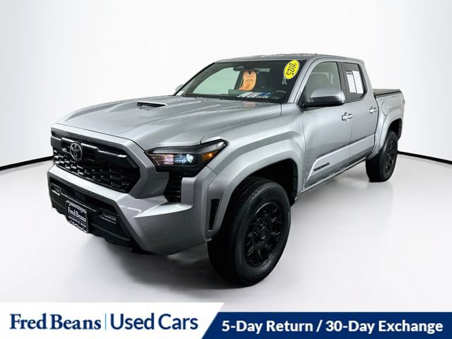 Used 2025 Toyota Tacoma TRD Sport w/ TRD Sport Upgrade Package AWD/4WD image 3