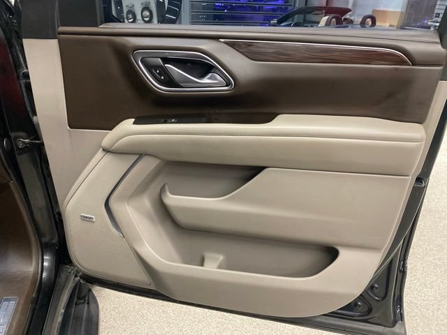 Used 2021 Chevrolet Suburban LT AWD/4WD image 18
