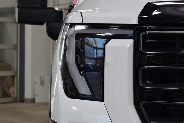 Used 2024 GMC Sierra 2500 AT4 w/ AT4 Preferred Package image 12