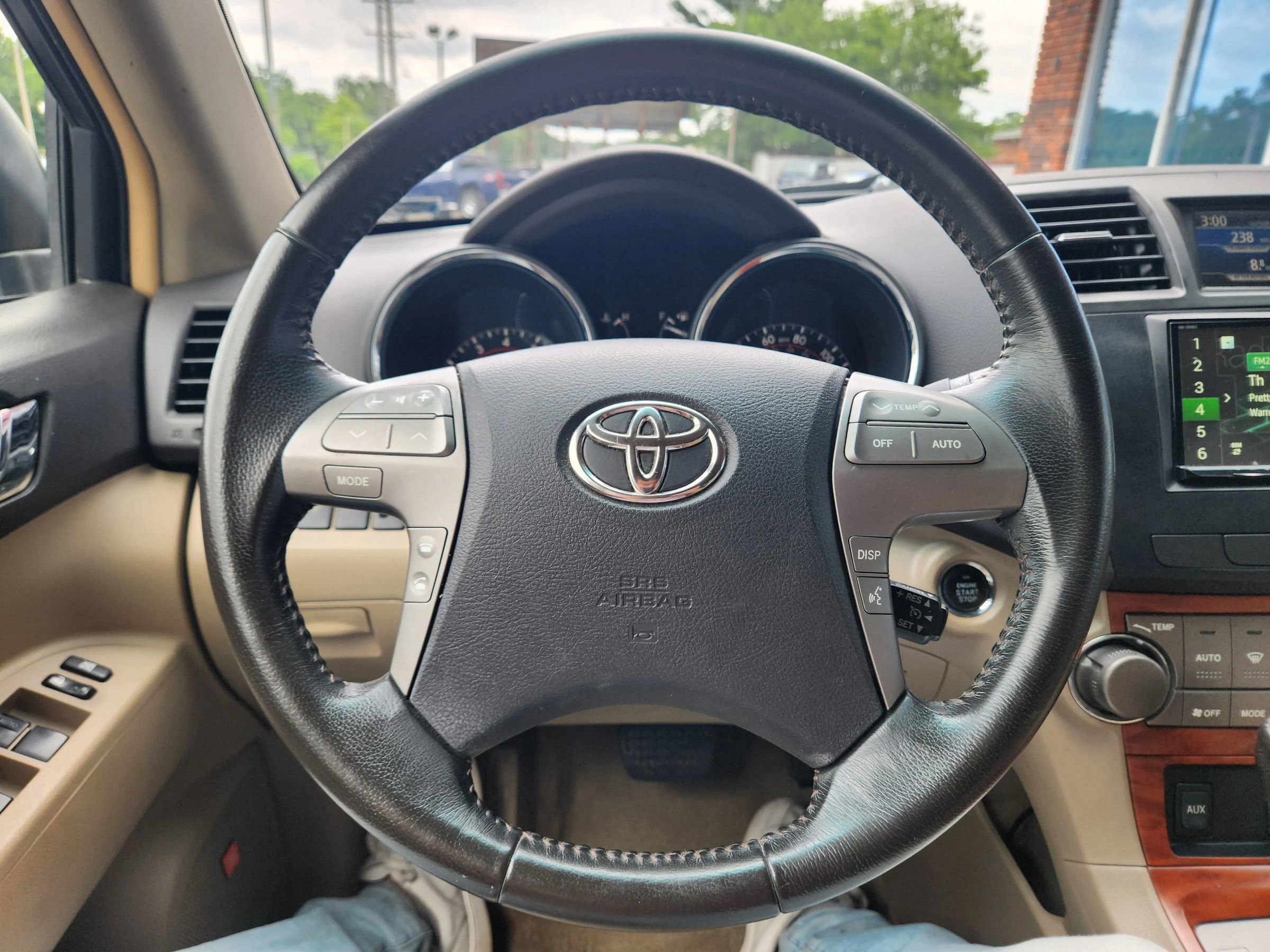 Used 2010 Toyota Highlander Limited image 89