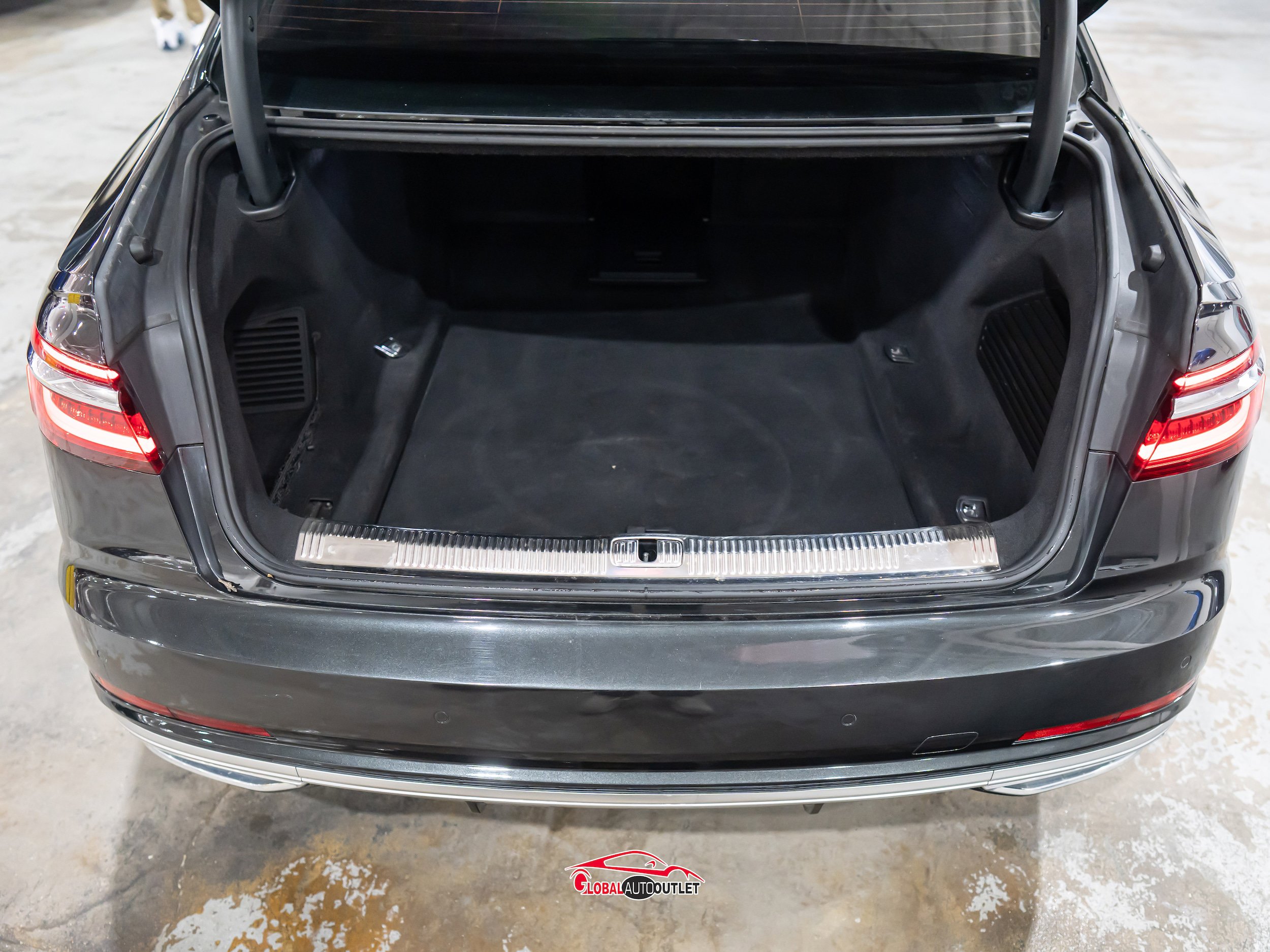 Used 2021 Audi A8 L 4.0T w/ Interior Protection Package image 52