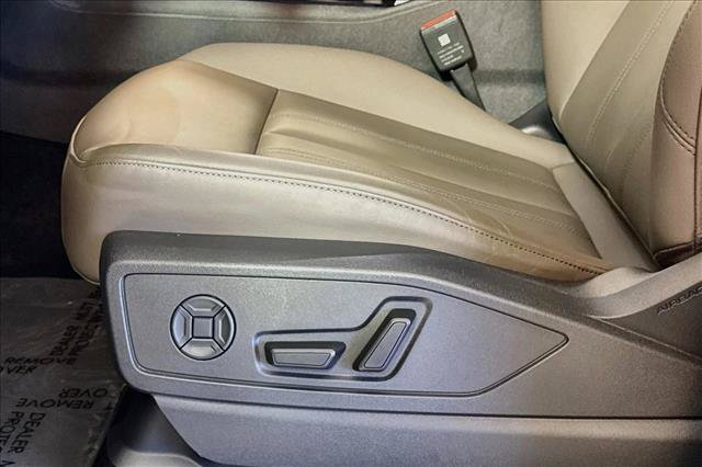 Used 2025 Audi Q5 Premium w/ Premium Plus AWD/4WD image 17