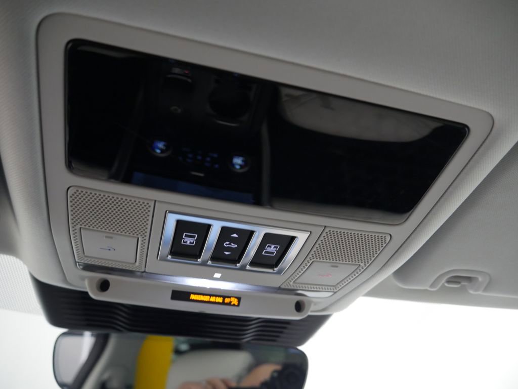 Used 2025 Land Rover Discovery Dynamic SE image 50