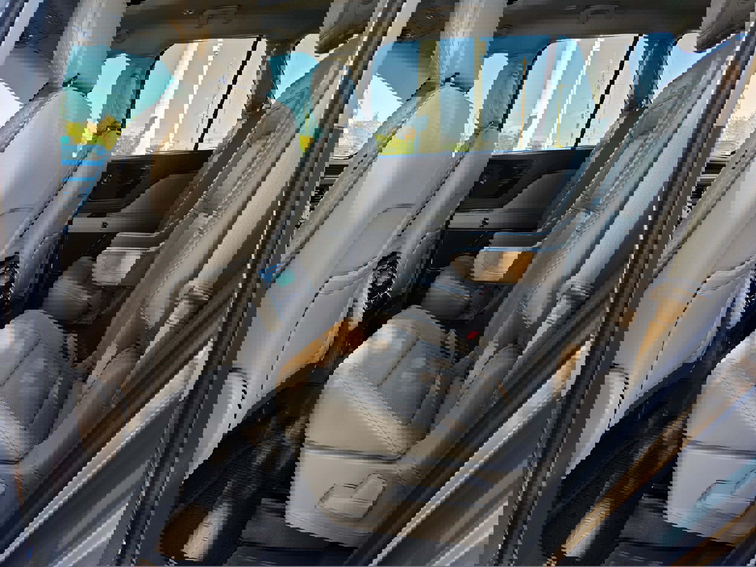 Used 2020 Lincoln Aviator Reserve w/ Elements Package Plus image 13