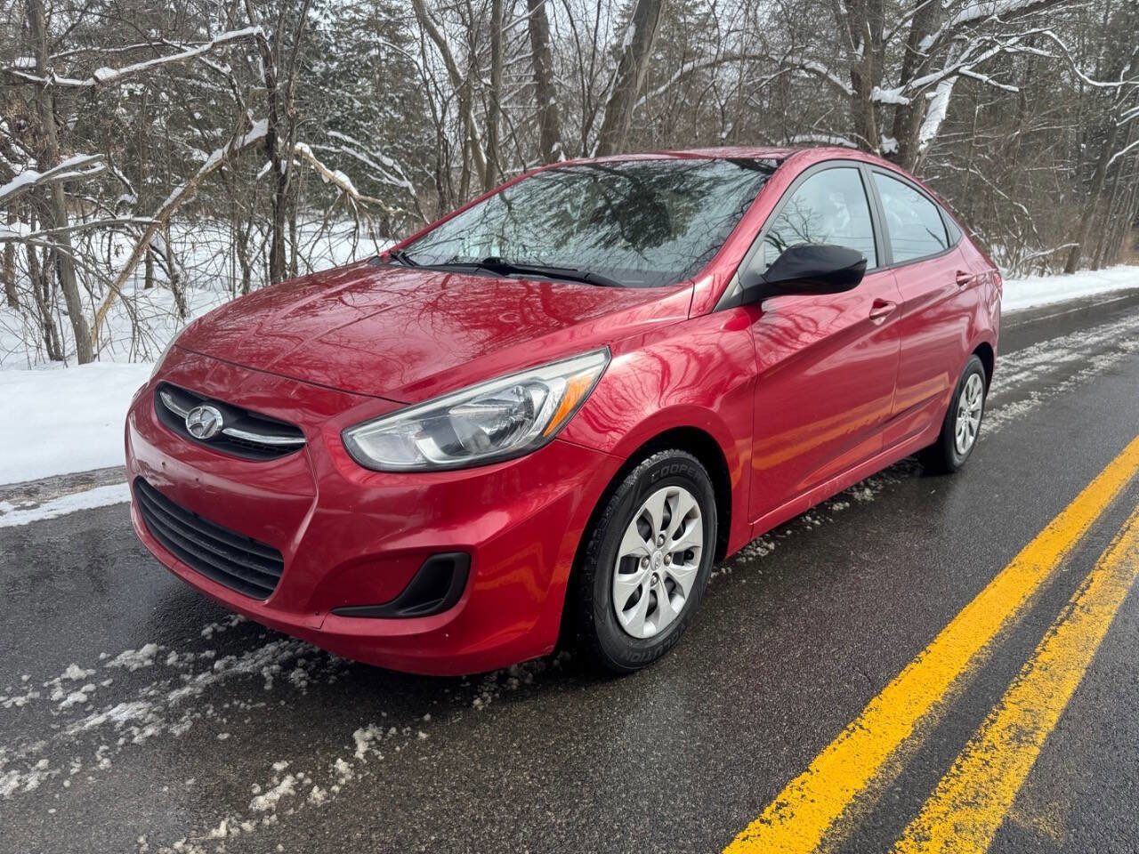 Used 2015 Hyundai Accent GLS image 1
