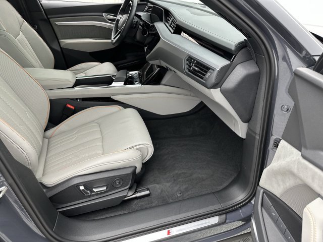 Certified 2024 Audi Q8 e-tron Premium Plus w/ Prestige Package AWD/4WD image 24