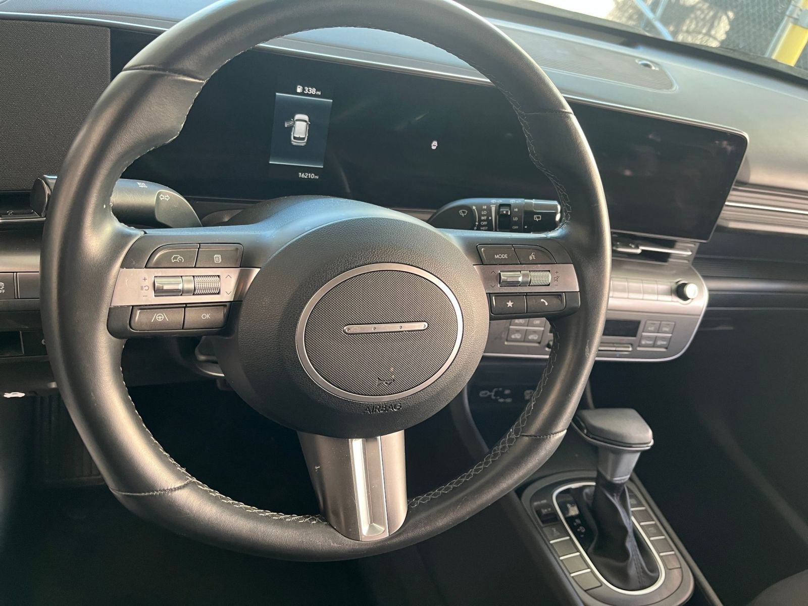 Used 2025 Hyundai Kona SEL image 30