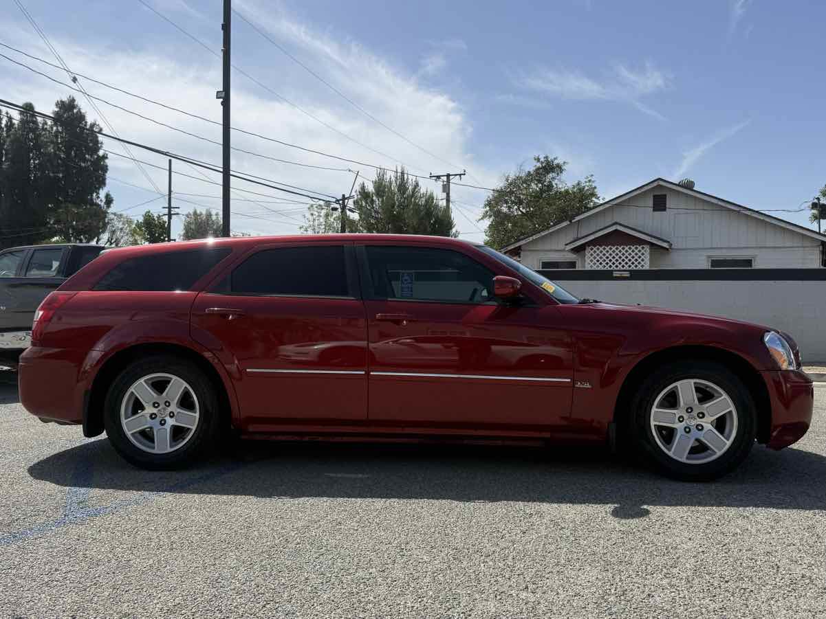 Used 2005 Dodge Magnum SE RWD image 40