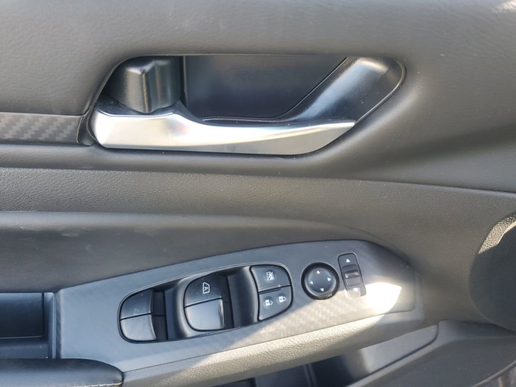 Used 2024 Nissan Altima 2.5 SV image 15