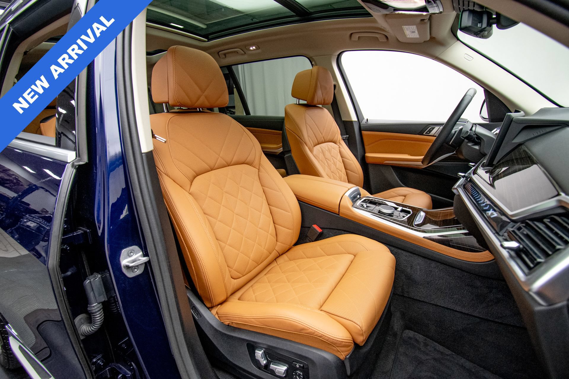 Used 2024 BMW X7 xDrive40i w/ Climate Comfort Package AWD/4WD image 14