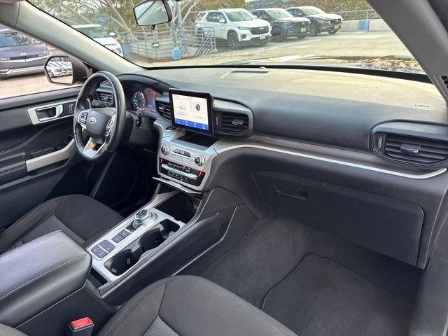Used 2022 Ford Explorer XLT image 26