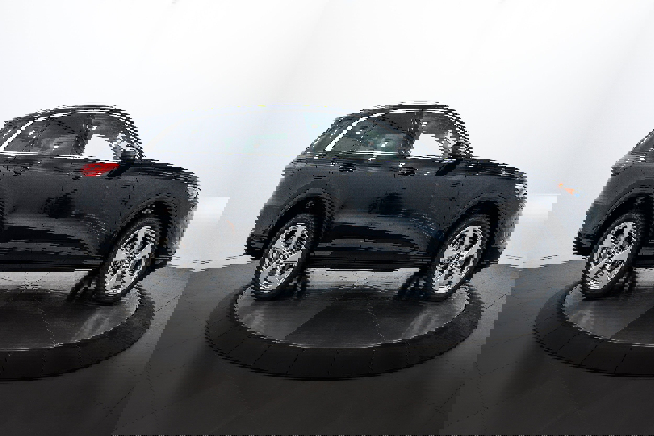 New 2025 Audi Q5 Premium Plus image 3