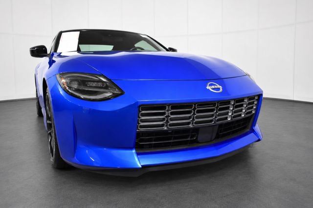 Certified 2024 Nissan Z Performance w/ Floor Mat Package RWD image 3