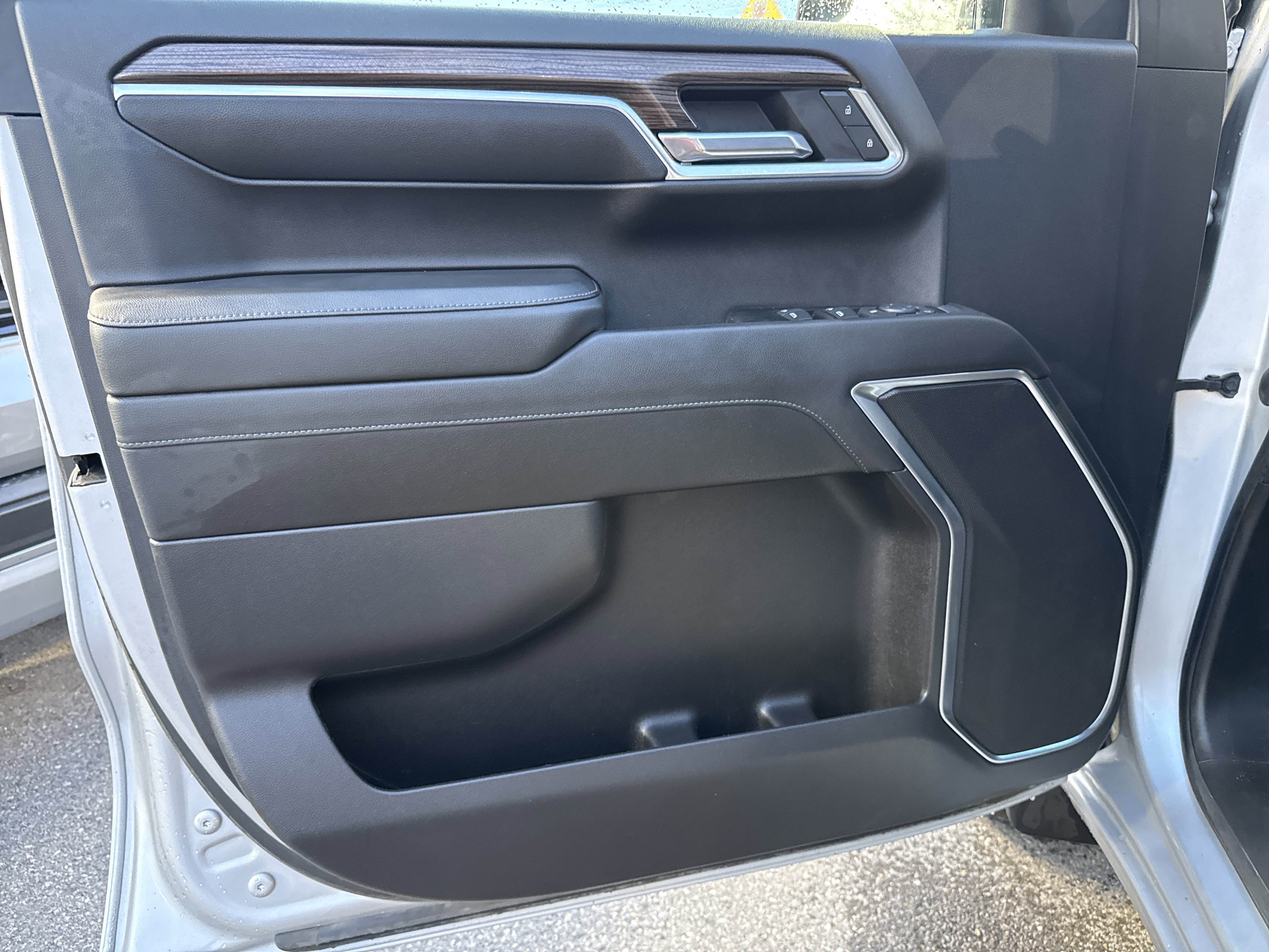 Used 2022 Chevrolet Silverado 1500 LT image 13