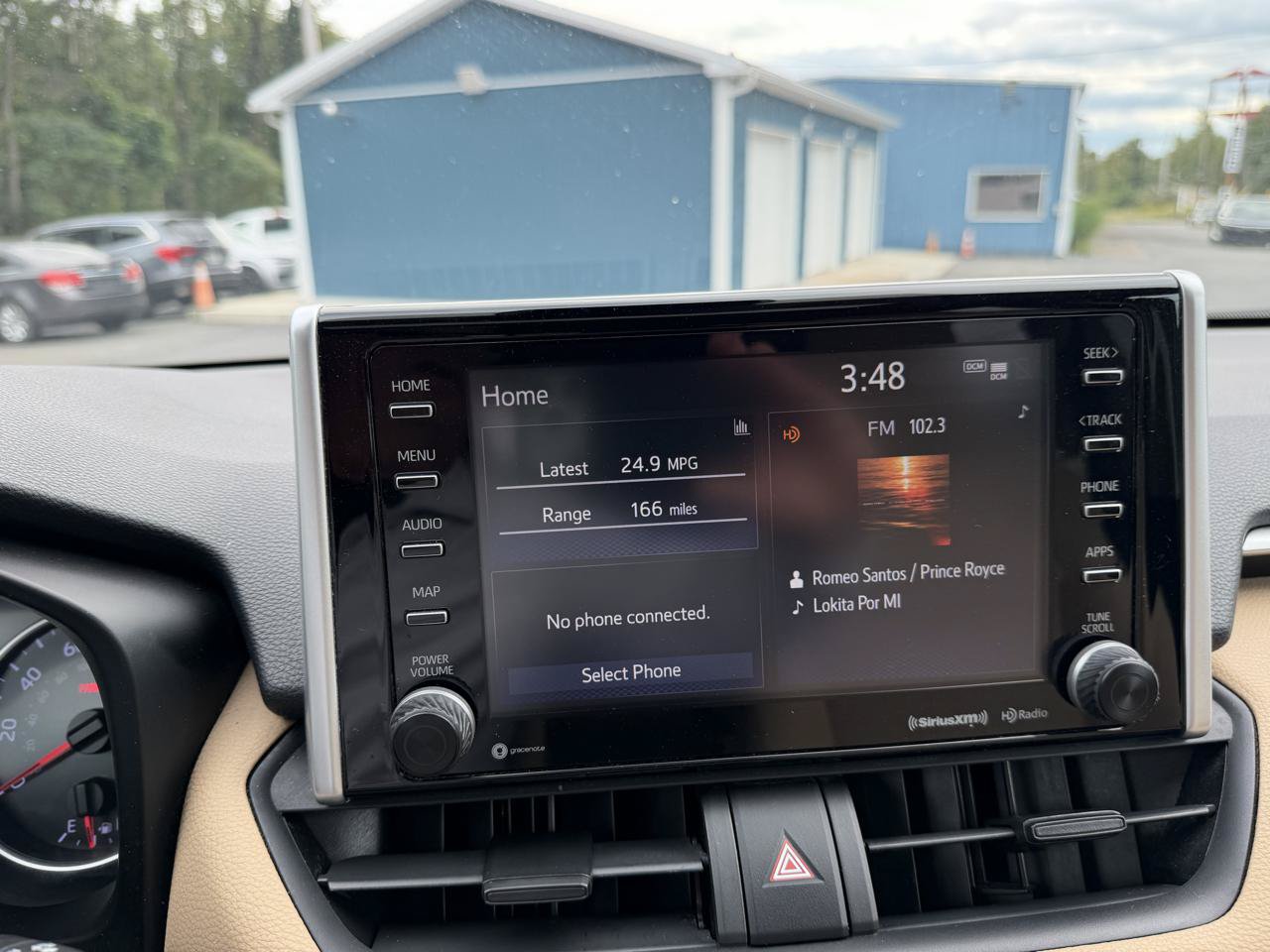 Used 2019 Toyota RAV4 XLE AWD/4WD image 17