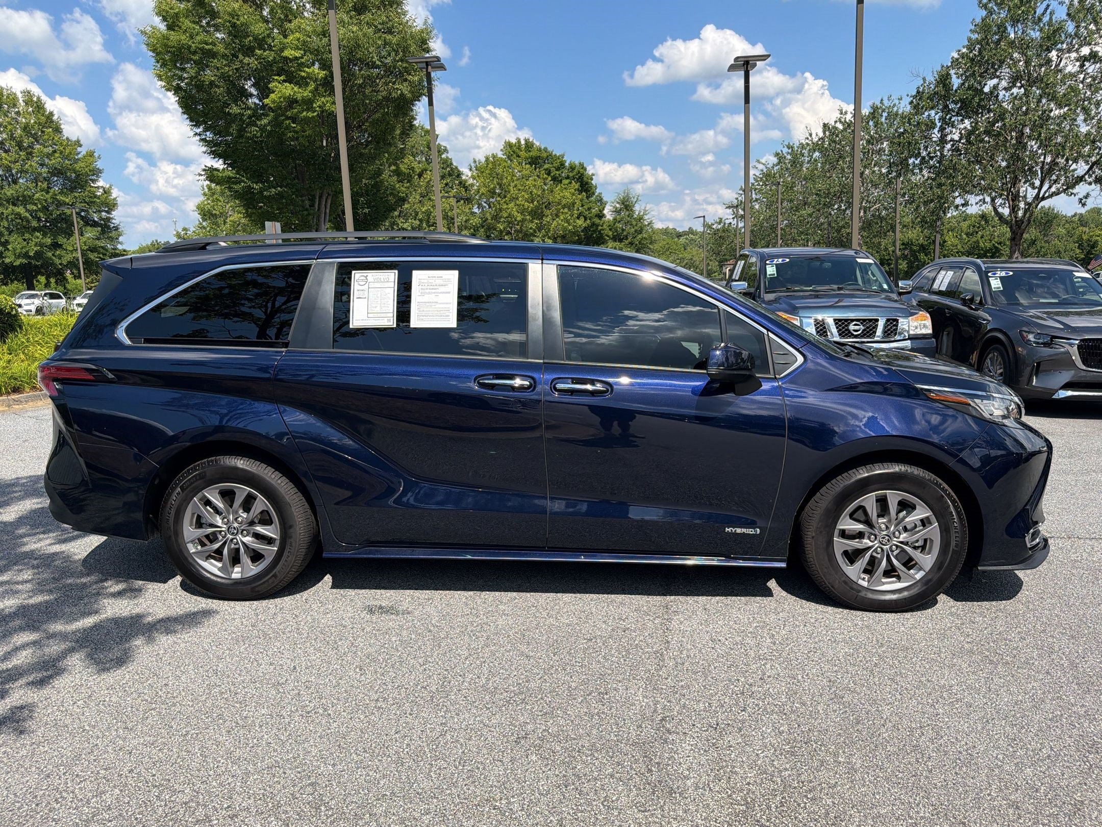 Used 2021 Toyota Sienna XLE FWD image 8