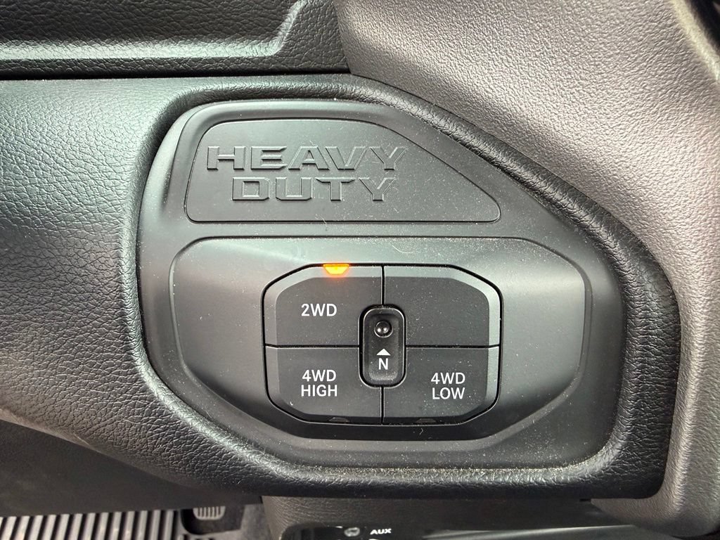 Used 2026 RAM 2500 Big Horn AWD/4WD image 9