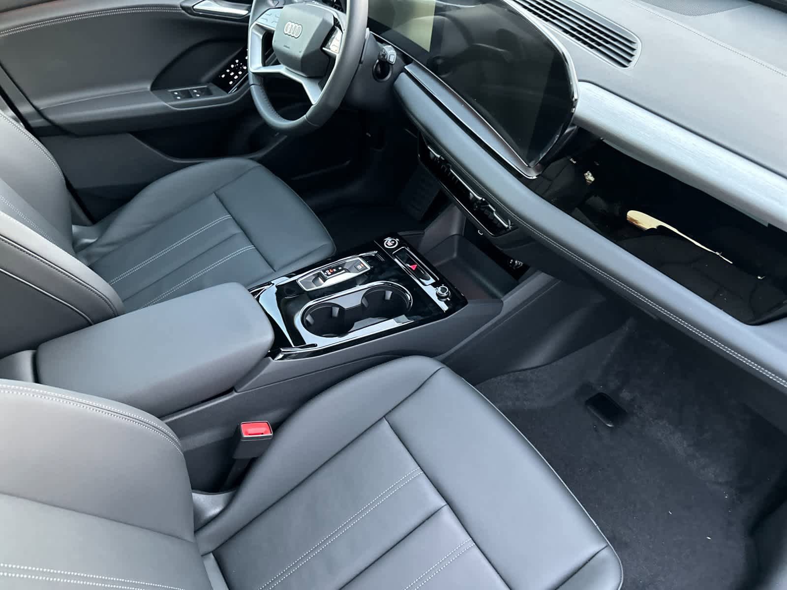 New 2025 Audi Q6 e-tron Premium AWD/4WD image 16