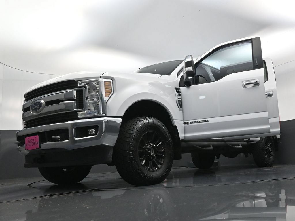 Used 2019 Ford F250 XLT w/ XLT Premium Package AWD/4WD image 27