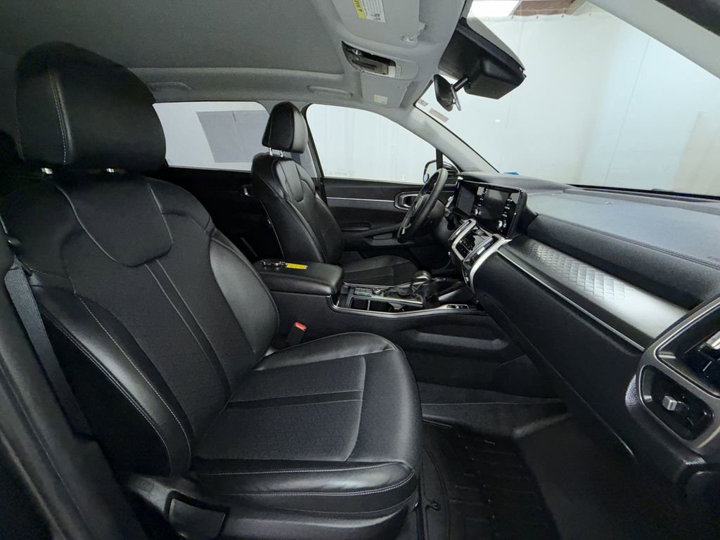 Used 2021 Kia Sorento S w/ Panoramic Sunroof Package image 13