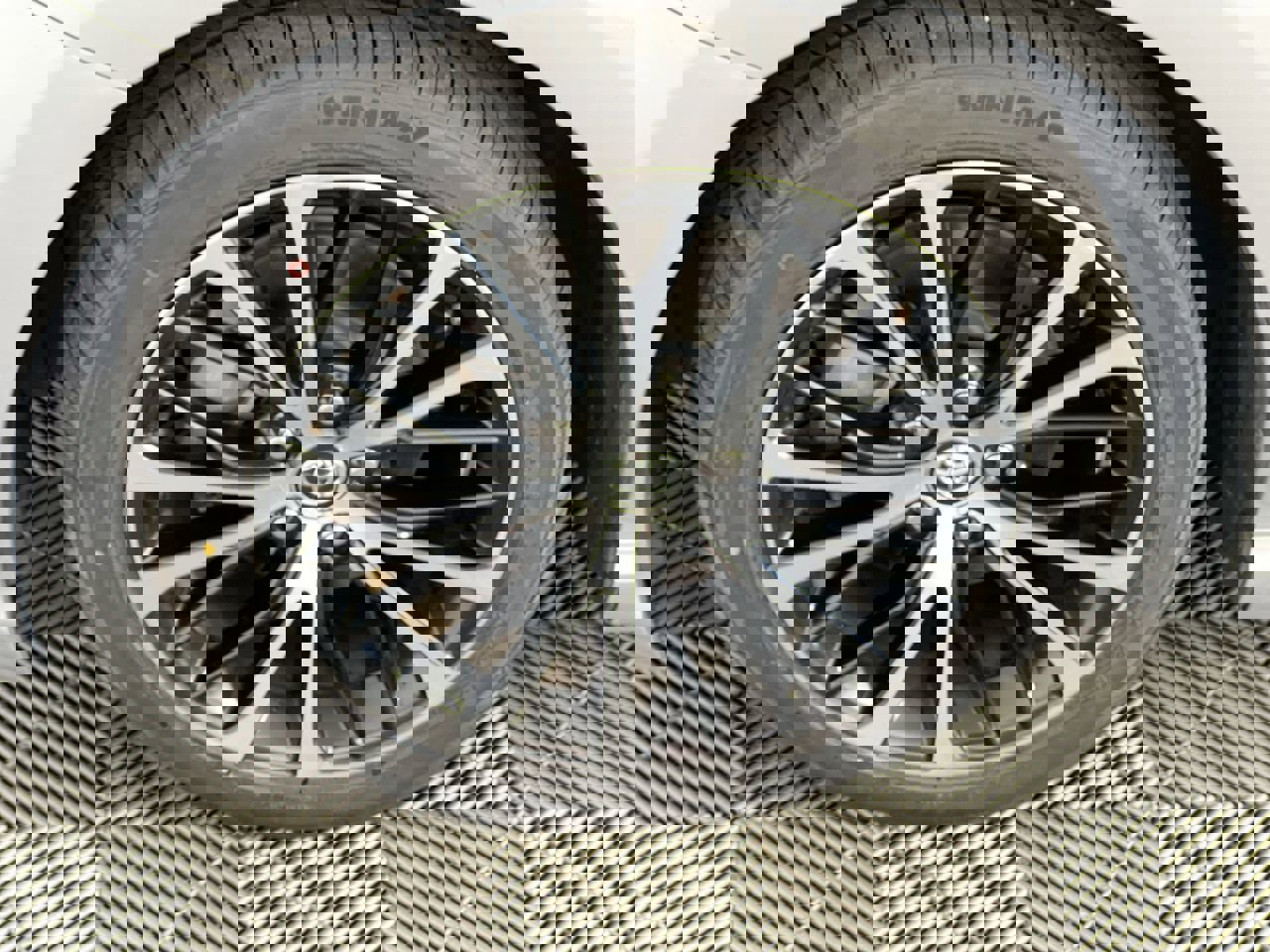 Used 2020 Toyota Camry SE image 11