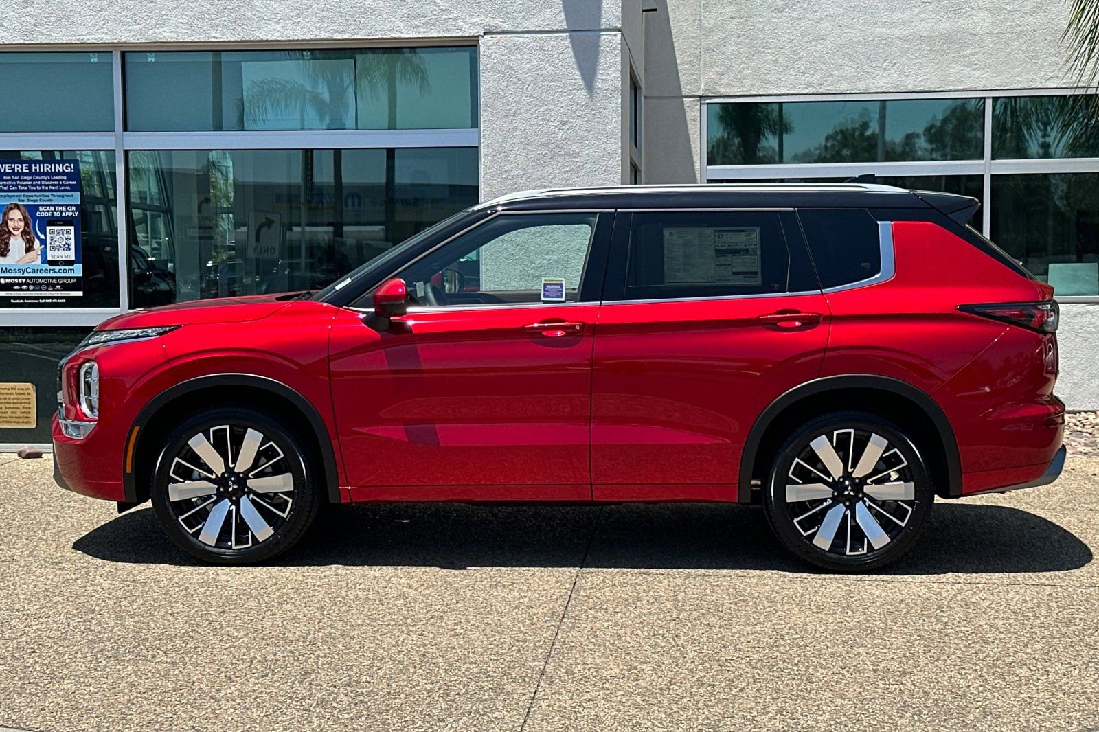 New 2025 Mitsubishi Outlander SEL image 7