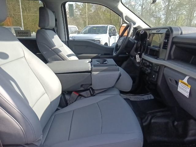 New 2026 Ford F350 XL w/ XL Chrome Package image 31