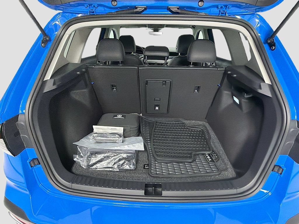 Certified 2025 Volkswagen Taos SEL AWD/4WD image 28