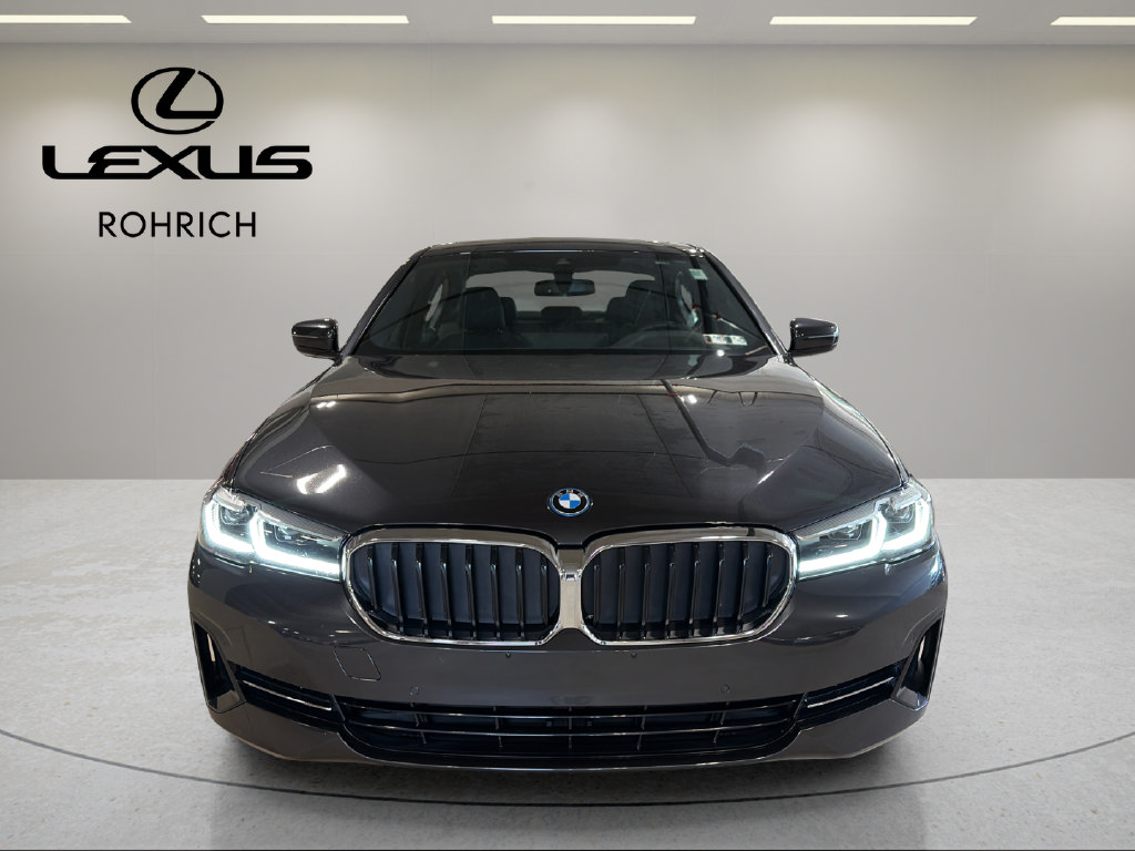 Used 2023 BMW 530e xDrive w/ Premium Package AWD/4WD image 9