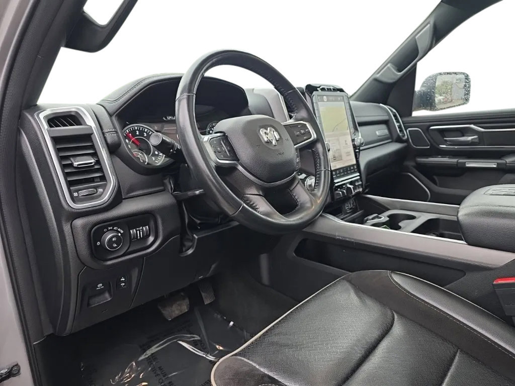 Used 2023 RAM 1500 Laramie AWD/4WD image 17