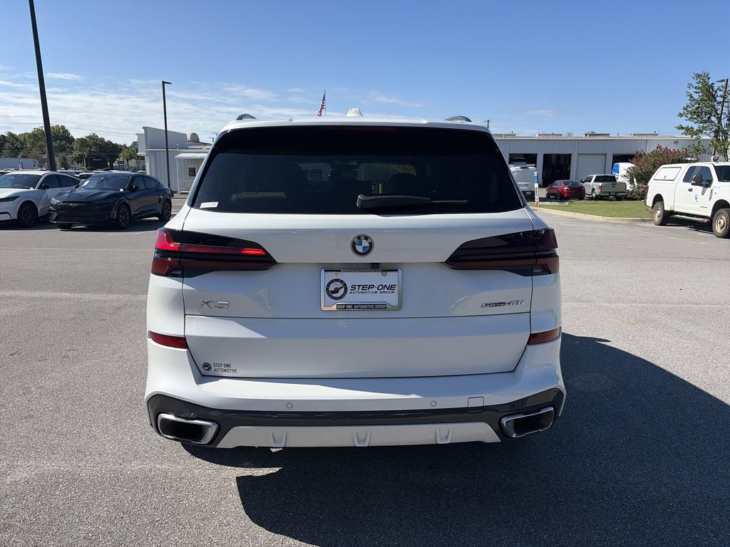 Used 2025 BMW X5 sDrive40i w/ M Sport Package RWD image 6