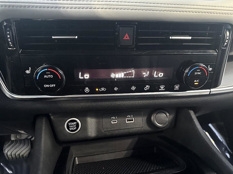 Certified 2021 Nissan Rogue SV w/ Premium Package FWD image 26