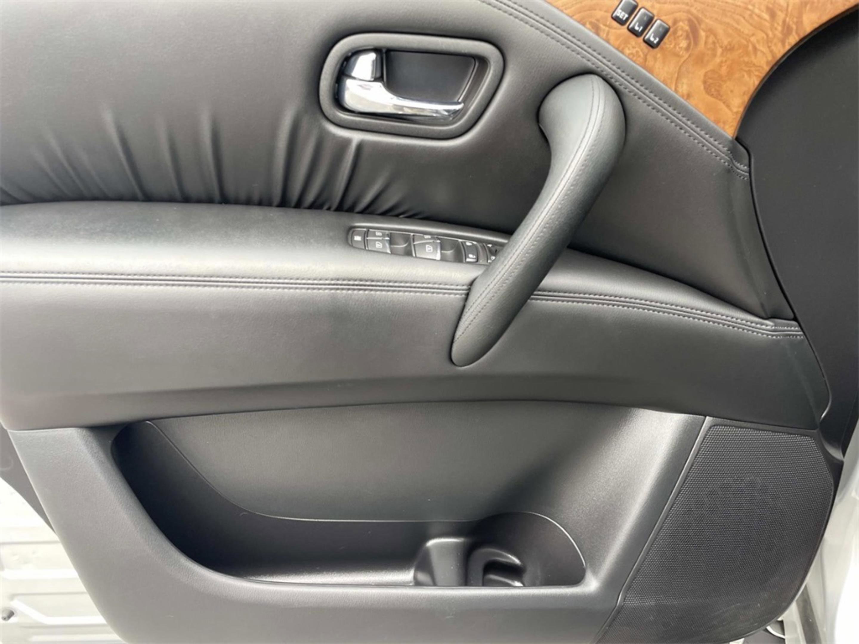 Used 2024 Nissan Armada SL w/ Captain's Chairs Package image 16