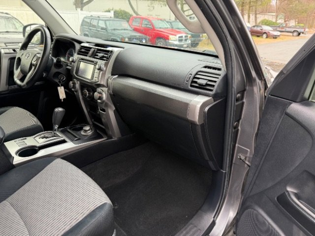 Used 2014 Toyota 4Runner 4WD image 31