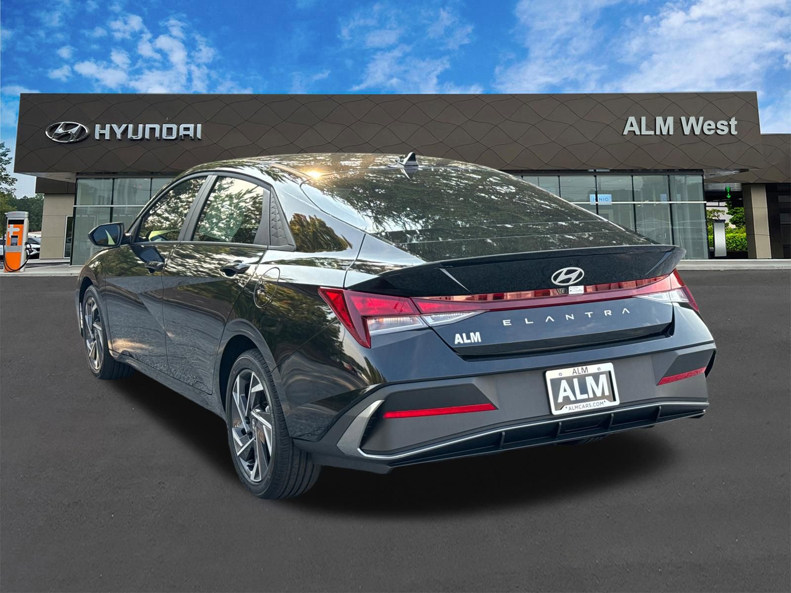 New 2025 Hyundai Elantra Sport image 7